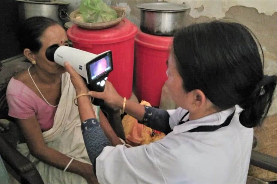 Field workers screening for diabetic retinopathy in a community setting (SMART India workstream) using the Zeiss camera. Credit: ORNATE-India team