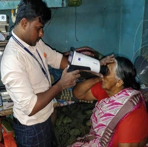 Field worker screening for diabetic retinopathy using a Zeiss camera as part of the SMART India workstream. Credit: ORNATE-India team